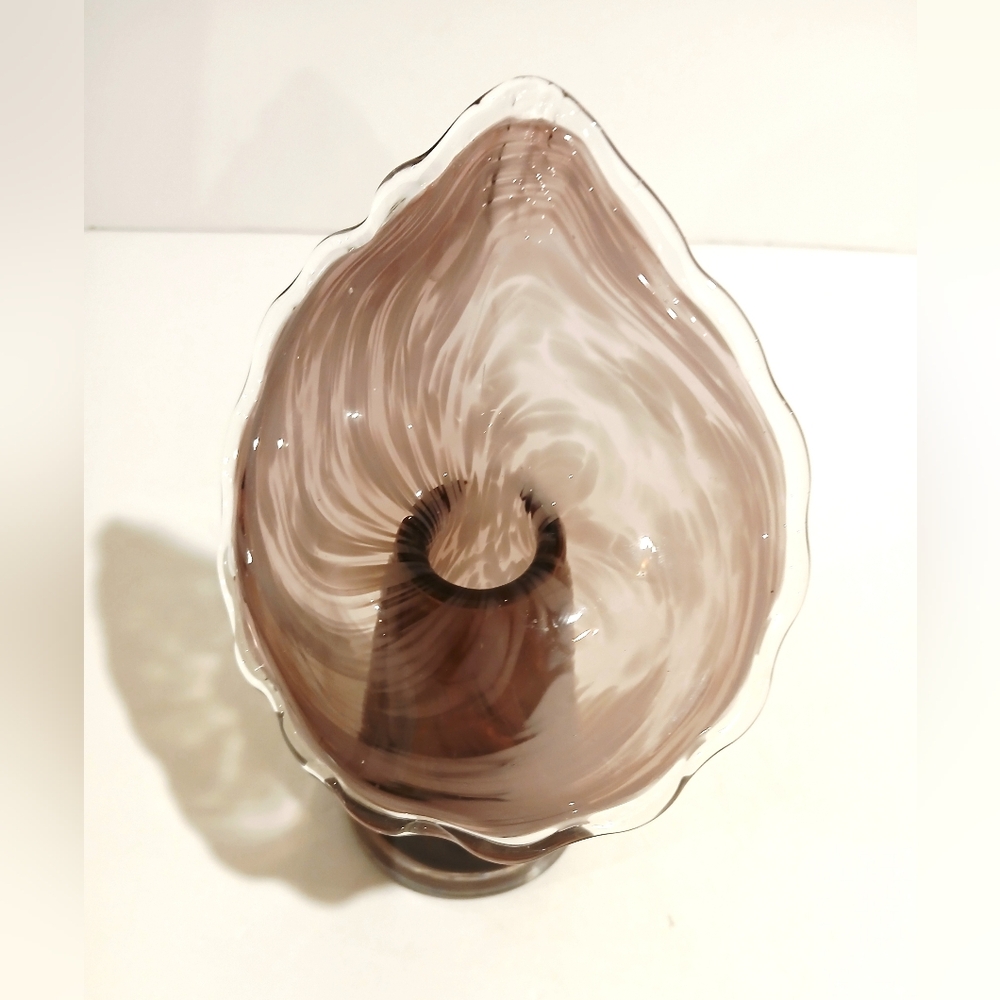 Vintage Mauve Blown Glass Vase - Picture 7 of 9